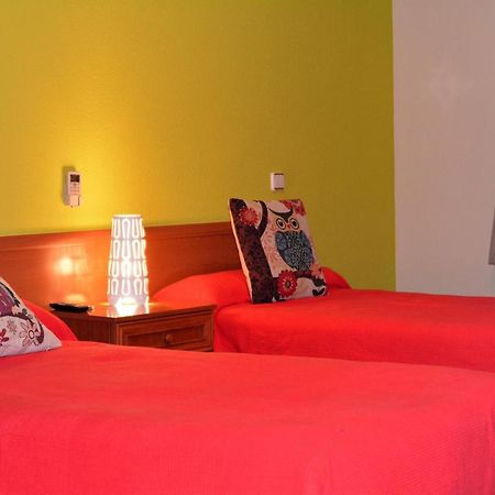 Hostal Gastrobar Carmelo Villarejo de Salvanés Extérieur photo
