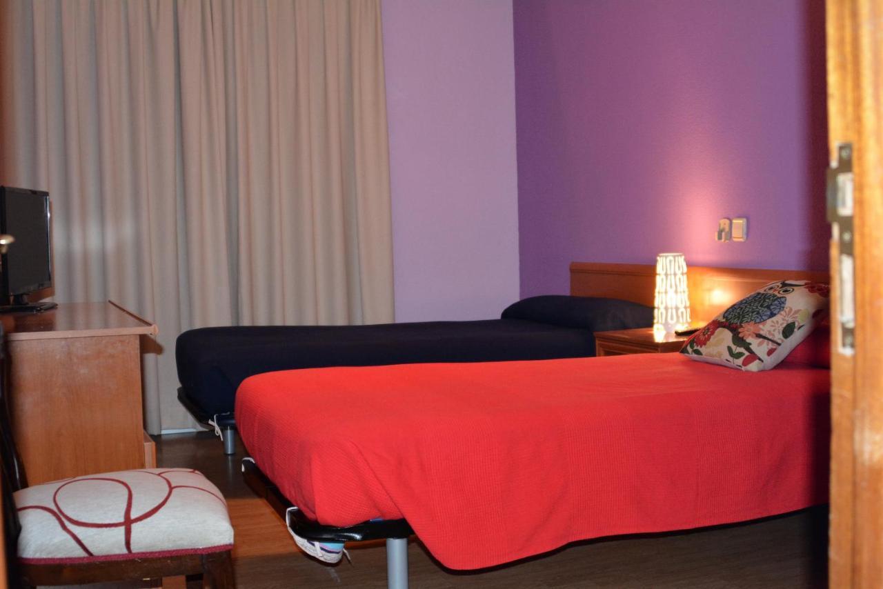 Hostal Gastrobar Carmelo Villarejo de Salvanés Extérieur photo