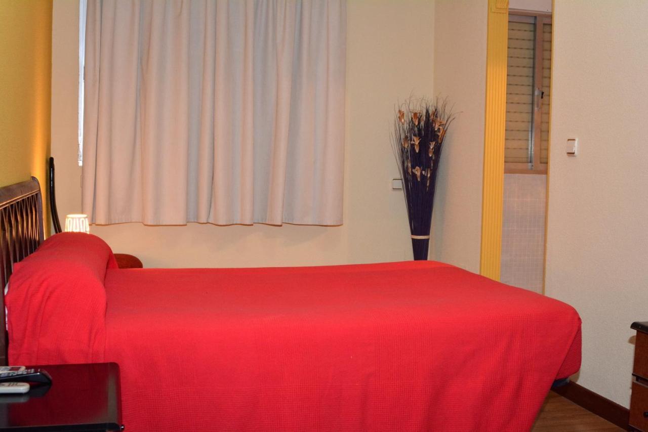 Hostal Gastrobar Carmelo Villarejo de Salvanés Extérieur photo