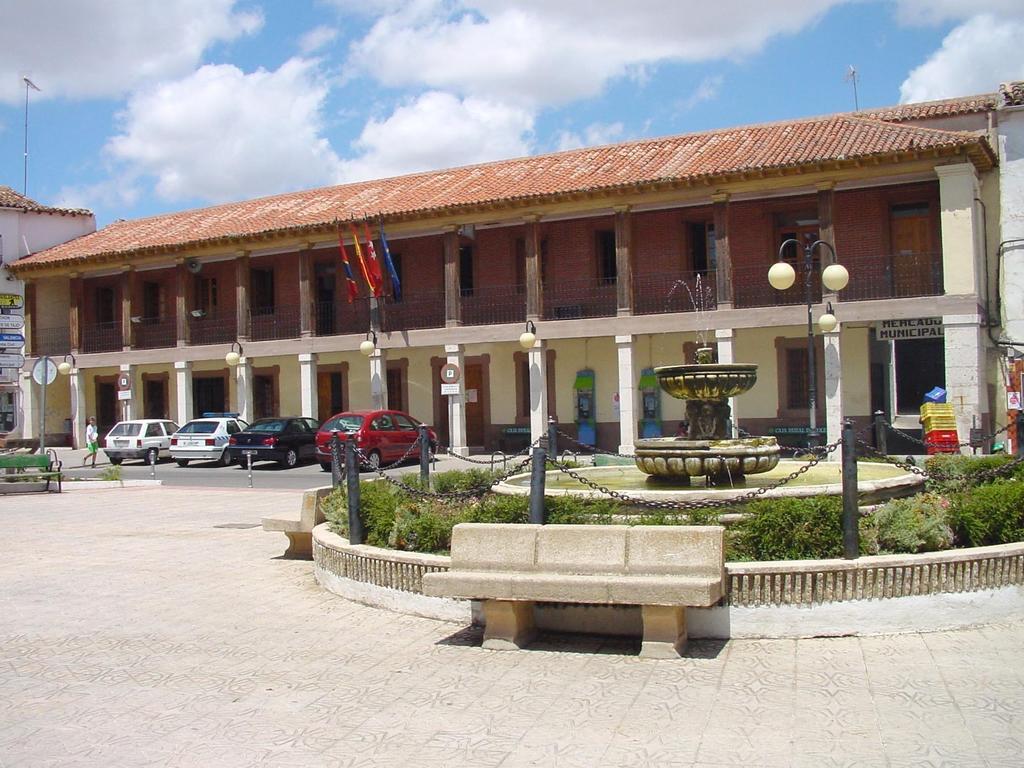 Hostal Gastrobar Carmelo Villarejo de Salvanés Extérieur photo