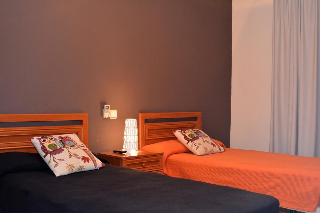 Hostal Gastrobar Carmelo Villarejo de Salvanés Extérieur photo